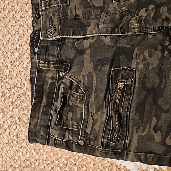 Waimea Camo Jeans - Picture 6 of 14